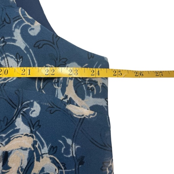 Lane Bryant Blue Floral Swirl Lined Deep V-Neck V-Back Sleeveless Blouse Size 22 - Picture 8 of 9